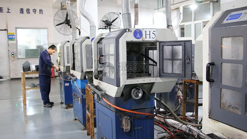 家用车床操作步骤详解：从新手到熟练工的进阶之路**