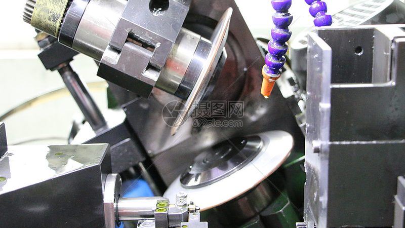 小型数控铣床加工中心：揭秘其独特之处与选型要点